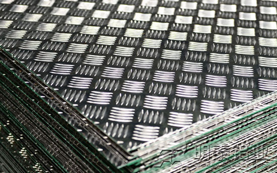 明泰铝业生产优质花纹板