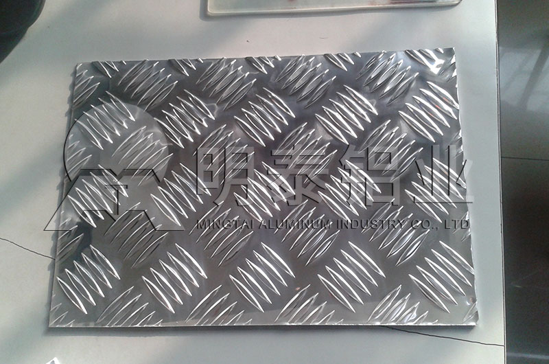五条筋花纹铝板性能优良